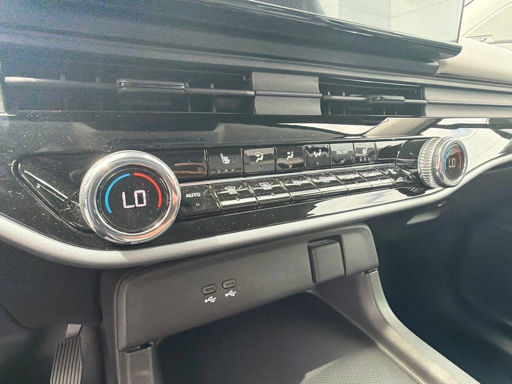 Used 2025 Honda Prologue Touring image 13
