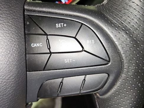 Used 2018 Dodge Durango SXT w/ Quick Order Package 2BB AWD/4WD image 36