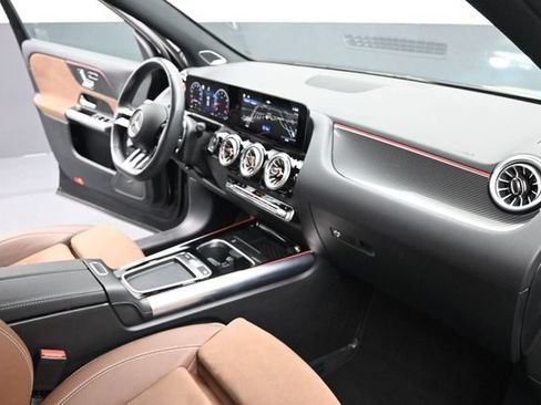 Used 2025 Mercedes-Benz GLA 35 AMG 4MATIC image 30