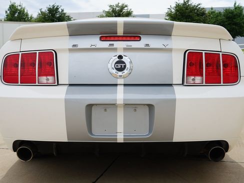 Used 2007 Ford Mustang GT RWD image 12