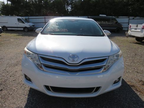 Used 2013 Toyota Venza LE FWD image 2