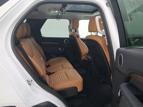 Used 2018 Land Rover Discovery HSE image 33