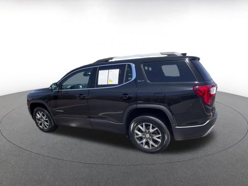Used 2023 GMC Acadia SLT FWD image 10