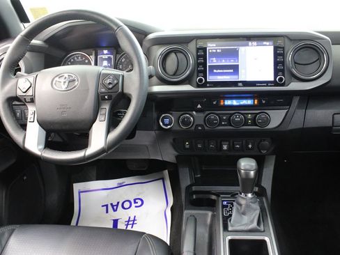 Used 2023 Toyota Tacoma TRD Off-Road w/ TRD Premium Off Road Package AWD/4WD image 9