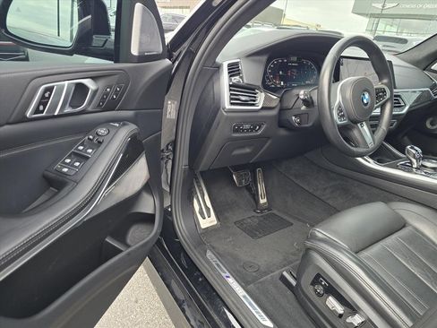 Used 2021 BMW X5 M50i w/ Executive Package image 9