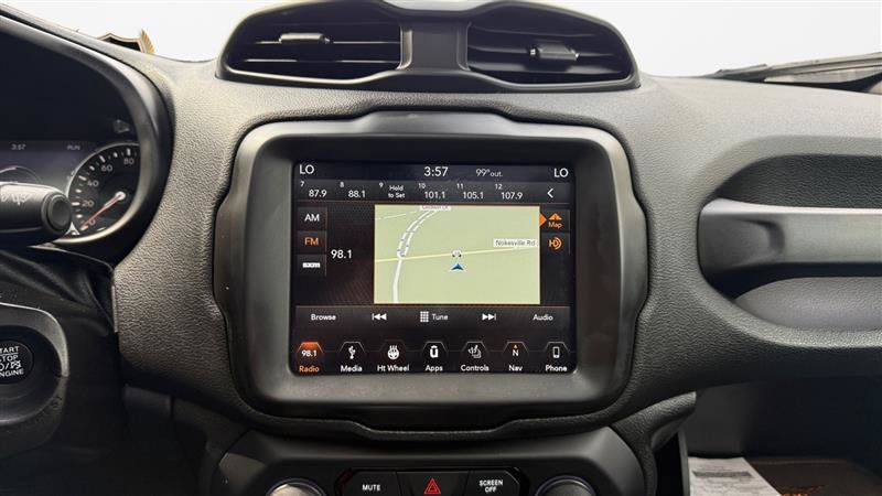 Used 2018 Jeep Renegade Latitude w/ UConnect 8.4 Nav Group AWD/4WD image 21