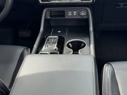 Used 2025 Honda Pilot Elite image 12
