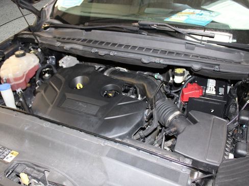 Used 2017 Ford Edge Titanium image 49