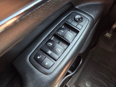 Used 2020 Jeep Grand Cherokee Limited AWD/4WD image 24