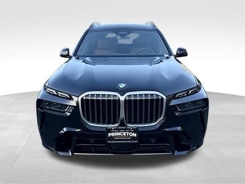 Used 2023 BMW X7 xDrive40i w/ Executive Package image 2