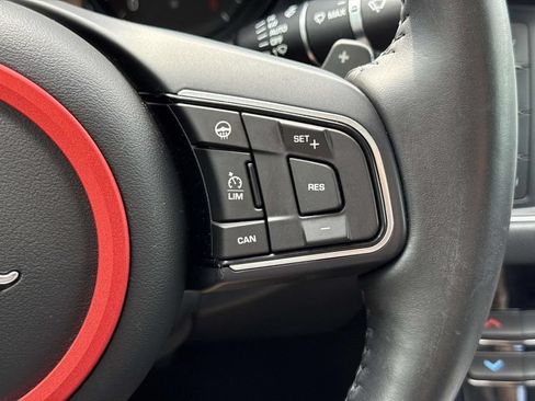 Used 2016 Jaguar XF Prestige AWD/4WD image 37