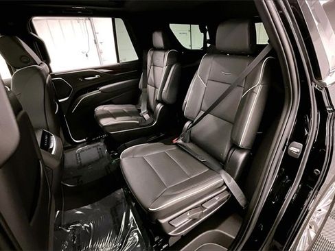 Used 2023 Cadillac Escalade Premium Luxury image 22