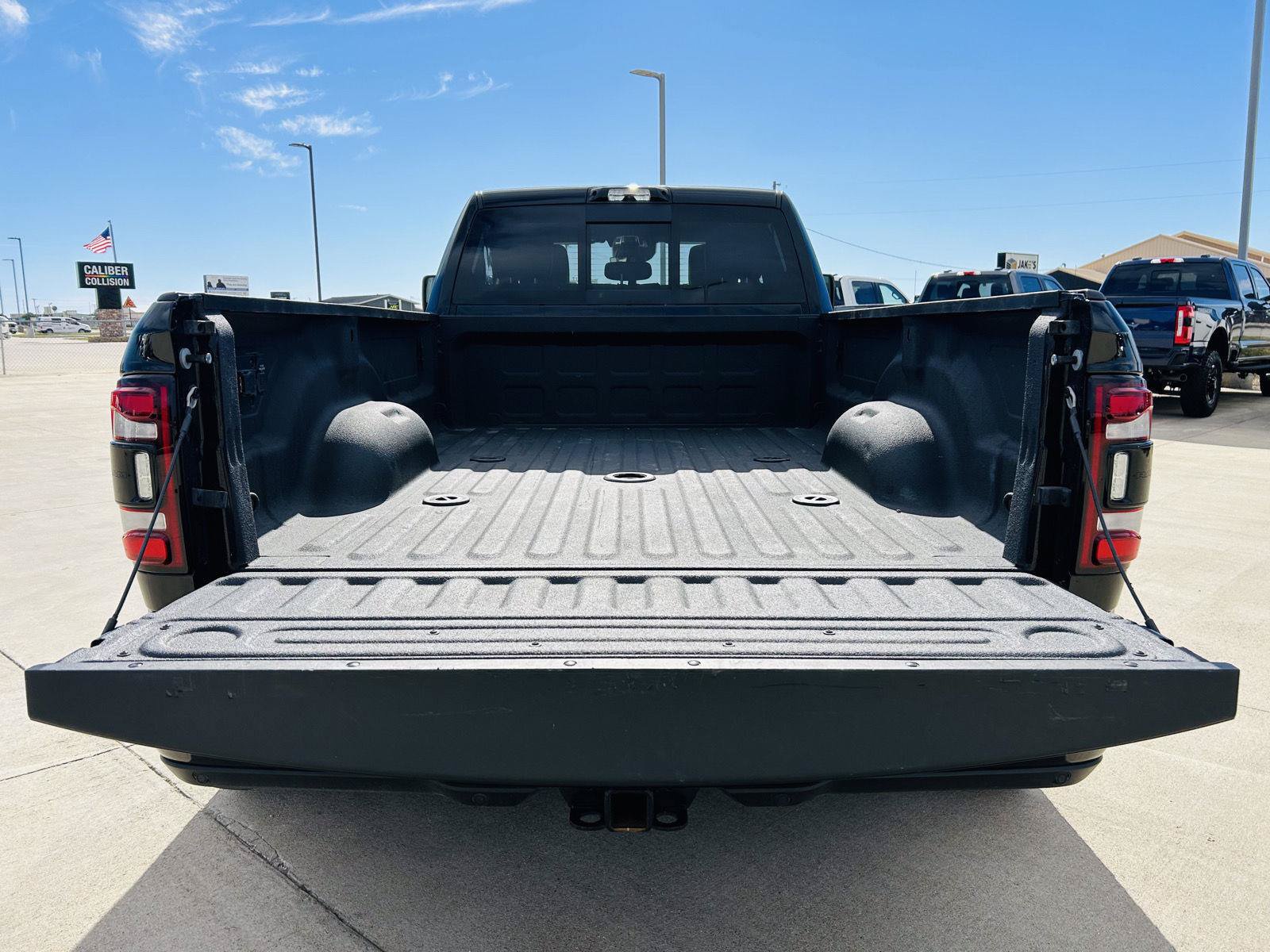 Used 2024 RAM 3500 Laramie w/ Night Edition AWD/4WD image 33