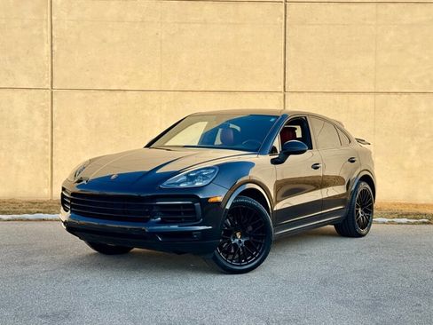 Used 2020 Porsche Cayenne Coupe image 1