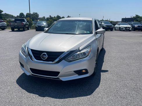 Used 2018 Nissan Altima 2.5 SV FWD image 2