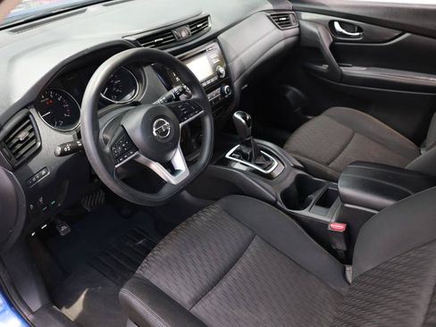 Used 2017 Nissan Rogue S w/ Appearance Package FWD image 4