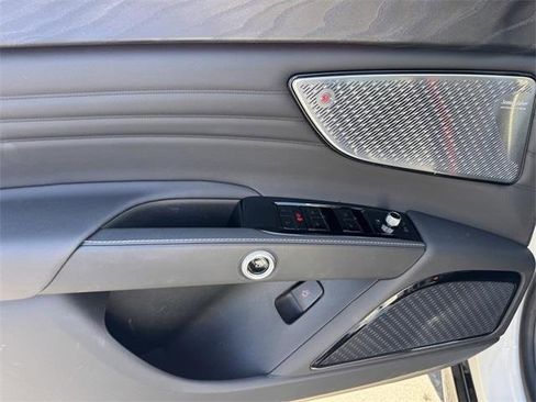 Used 2025 Maserati Grecale Modena image 13