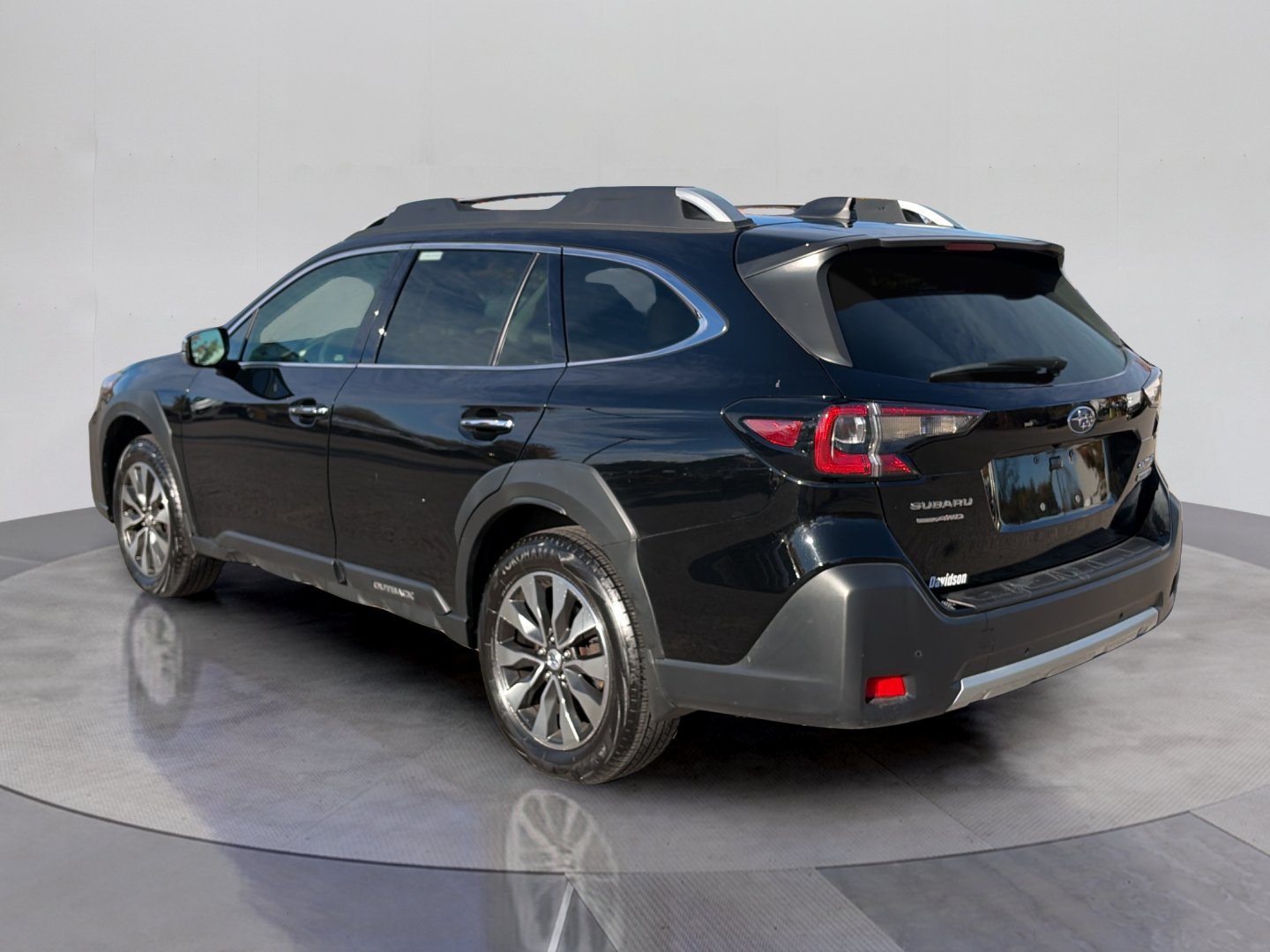 Used 2024 Subaru Outback Touring XT AWD/4WD image 3
