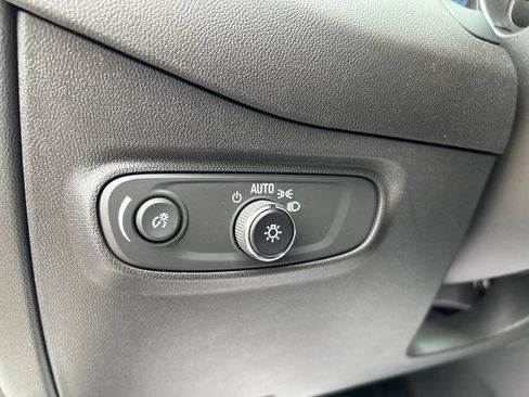 Used 2024 Chevrolet Equinox LT w/ LPO, Floor Liner Package FWD image 20