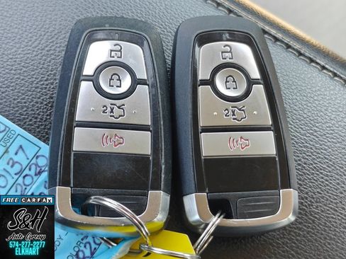 Used 2020 Ford Fusion SE w/ Equipment Group 151A FWD image 12