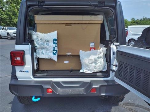 New 2023 Jeep Wrangler Unlimited Rubicon 4xe w/ Dual Top Group image 11