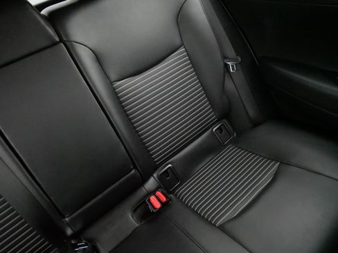 Used 2023 Toyota Corolla Cross XSE image 14