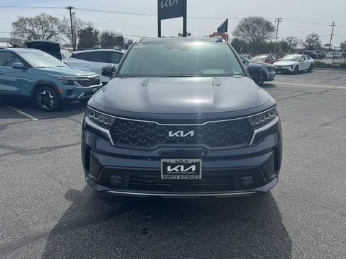 Certified 2024 Kia Sorento EX image 8