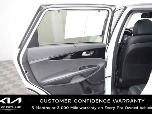 Used 2018 Kia Sorento SX image 11