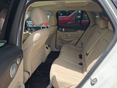 Used 2018 Mercedes-Benz GLC 300 4MATIC w/ Multimedia Package image 12