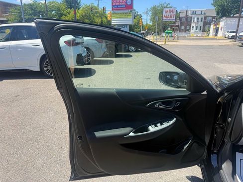 Used 2022 Chevrolet Malibu LS FWD image 9