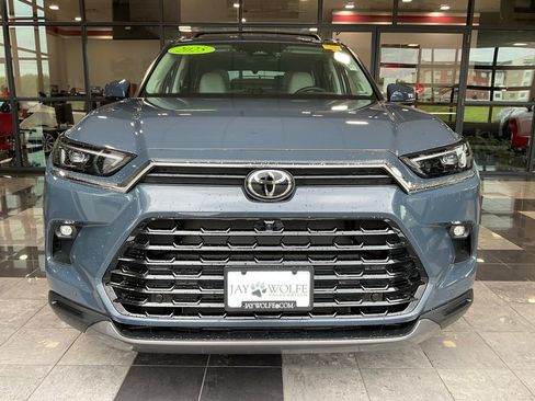 Certified 2025 Toyota Grand Highlander AWD image 2