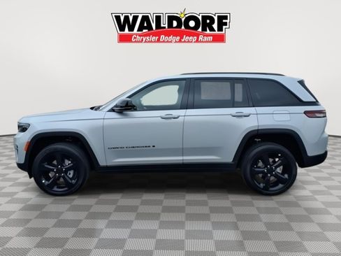 New 2025 Jeep Grand Cherokee 4WD image 6