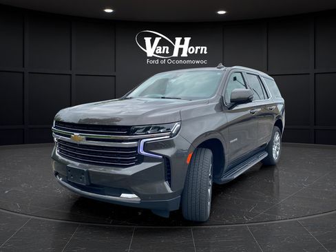 Used 2021 Chevrolet Tahoe LT w/ LT Signature Package AWD/4WD image 3