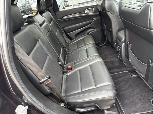 Used 2014 Jeep Grand Cherokee Overland w/ Advanced Technology Group AWD/4WD image 25
