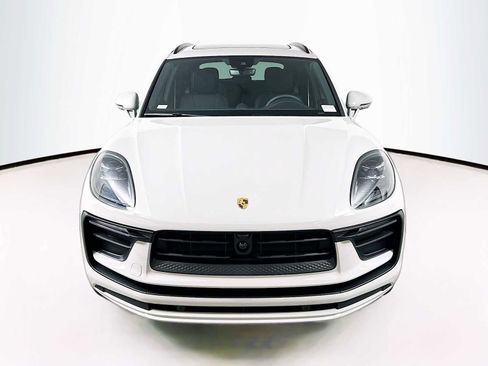 New 2026 Porsche Macan image 6