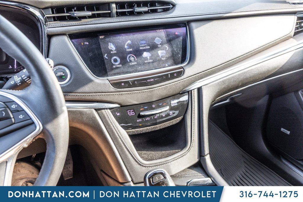 Used 2017 Cadillac XT5 Luxury w/ Driver Awareness Package FWD image 8