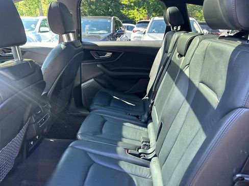 Used 2019 Audi Q7 3.0T Premium w/ Cold Weather Package AWD/4WD image 9