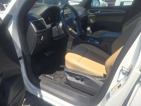 Used 2020 Volkswagen Atlas Cross Sport SEL R-Line AWD/4WD image 16
