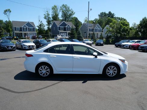 Used 2020 Toyota Corolla LE FWD image 7