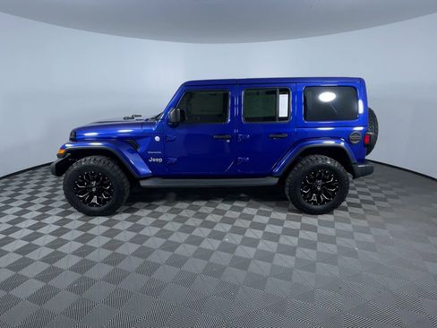 Used 2018 Jeep Wrangler Unlimited Sahara image 6