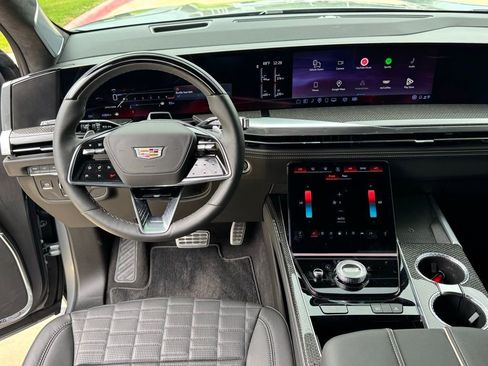 Used 2025 Cadillac Escalade V image 22