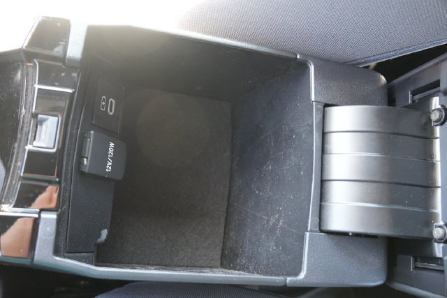 Used 2025 Toyota Corolla SE FWD image 40