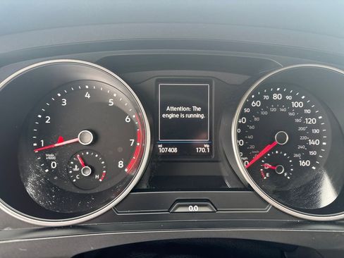 Used 2020 Volkswagen Tiguan SE image 16