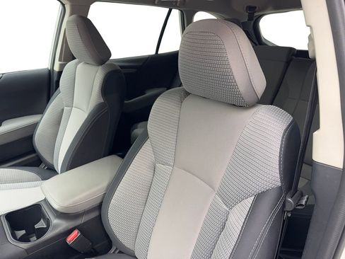 Used 2025 Subaru Outback Premium image 27