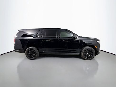 Used 2024 Cadillac Escalade ESV Sport Platinum w/ LPO, ONYX Package AWD/4WD image 4