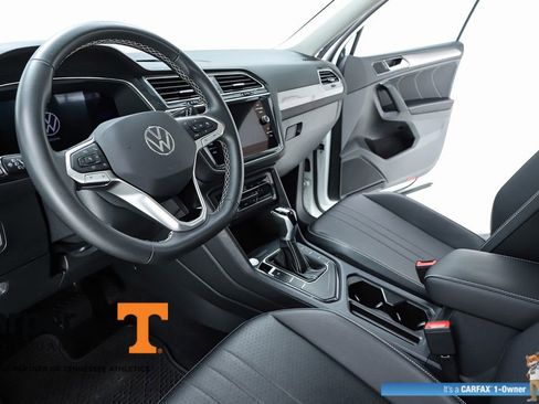 Used 2022 Volkswagen Tiguan SE FWD image 19