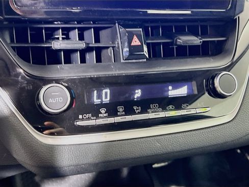 Certified 2025 Toyota Corolla LE FWD image 14