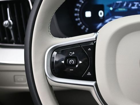 New 2026 Volvo XC60 B5 Ultra w/ Protection Package Premier AWD/4WD image 11
