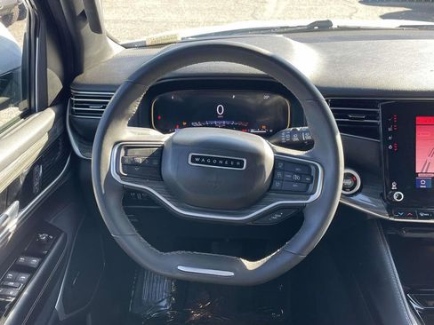 Used 2022 Jeep Wagoneer Series III image 22