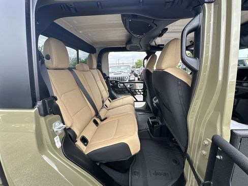 New 2026 Jeep Gladiator Sport AWD/4WD image 27